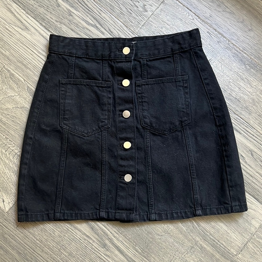 🔥ZARA🔥 | Black denim high waisted mini skirt with buttons in the  front